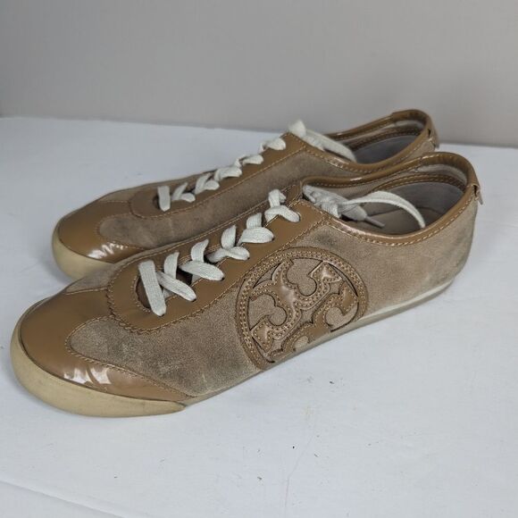 Tory Burch Murphy Sneakers Size 9 Tan Suede Patent Leather Logo Low Top Casual - Picture 1 of 11